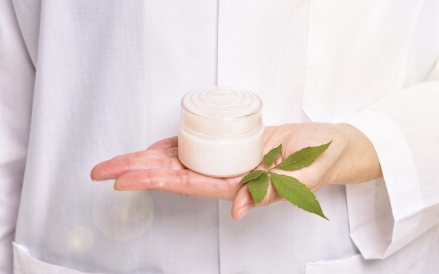Cover Image for Affinity Energy and Skin Elements team up to develop algae and cannabis oil skincare range