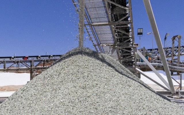 Cover Image for Altura Mining signs multi-year lithium offtake deal with Chinese major shareholder
