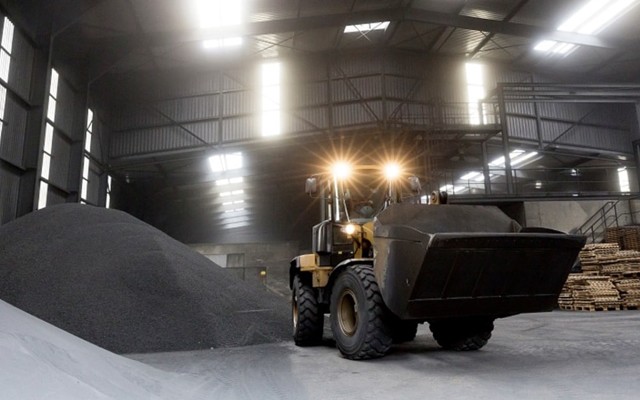 Cover Image for BlackEarth Minerals inks deal with major German graphite products supplier to automakers
