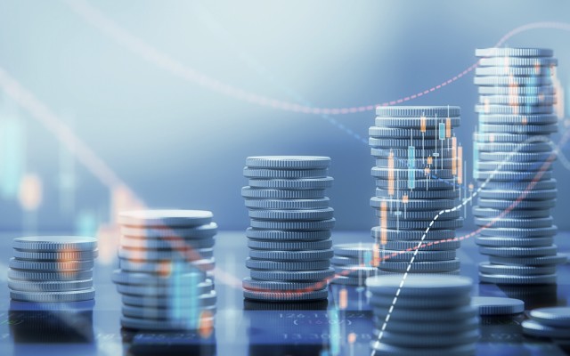 Cover Image for Get bigger or pay money to shareholders – the choice facing companies