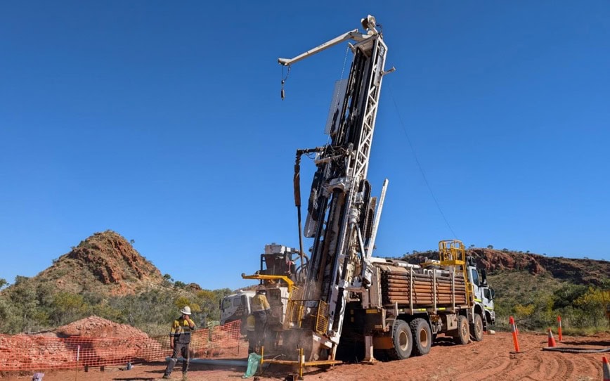Cover Image for Elevate Uranium and Energy Metals make high-grade uranium hits at Bigrlyi project