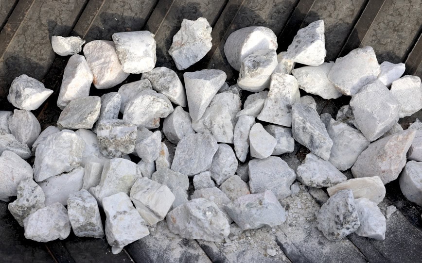 Cover Image for Lithium Universe pursues long-term spodumene deals to supply Bécancour lithium refinery