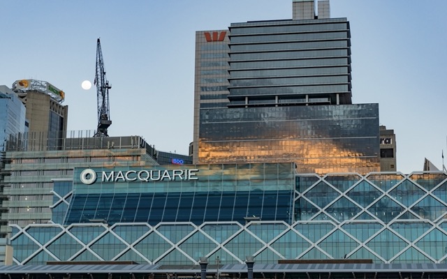 Cover Image for Macquarie sells Axicom, Telstra first female CEO, Pilbara Minerals continues to gain