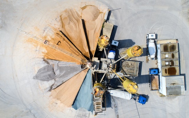 Cover Image for Mineral sands stocks on the ASX: The Ultimate Guide