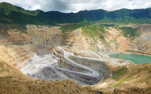 Cover Image for Newcrest Mining board gives ‘thumbs up’ to Newmont’s $28.8 billion takeover bid