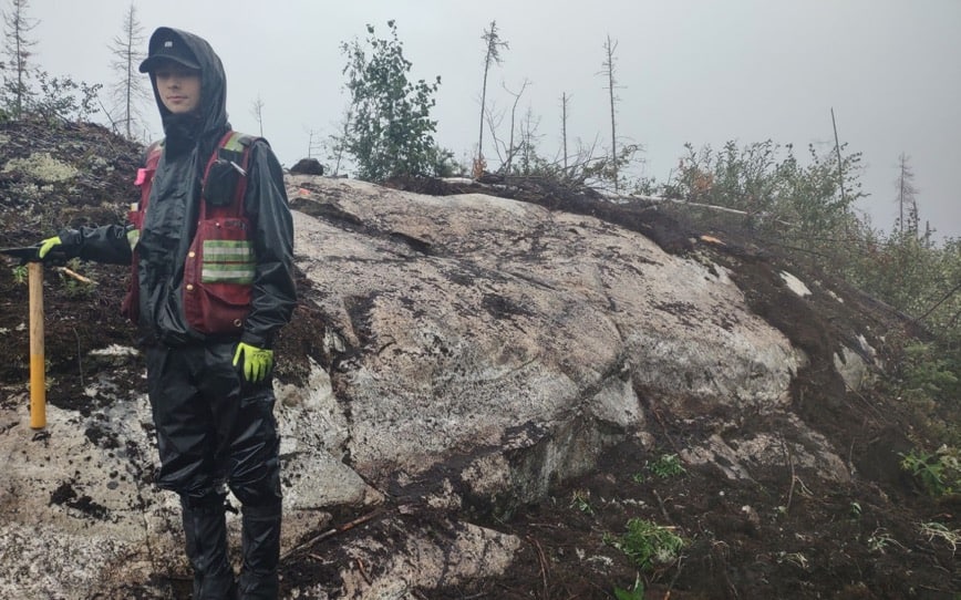 Cover Image for Pioneer Lithium discovers 85 new pegmatite outcrops at Root Lake project