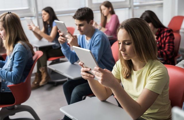 Cover Image for E-learning pacesetter ReadCloud makes its ASX debut