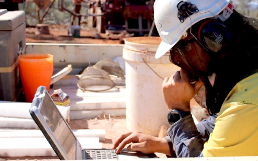Cover Image for Solstice Minerals confirms gold anomalism in maiden RC drilling at Edjudina Range