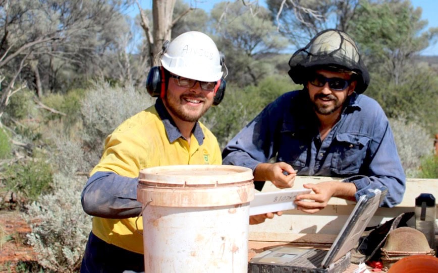 Cover Image for Solstice Minerals defines near-surface gold system at Yarri’s Bluetooth target in WA