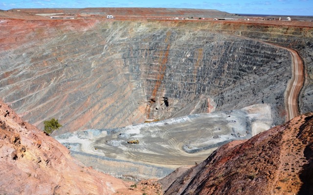 Cover Image for Consolidation does not always lead to a gold mine
