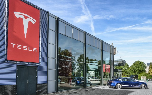 Cover Image for Magnis Energy strikes anode active materials offtake deal with Tesla