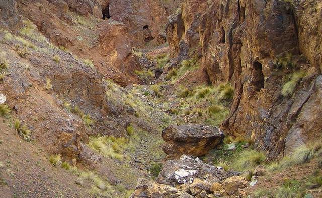 Cover Image for Valor Resources strikes high grade silver and copper in Peru